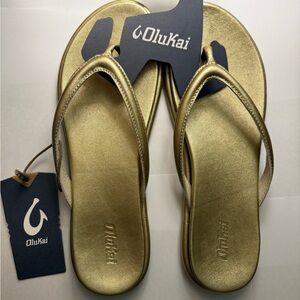 OluKai Women's Metallic Gold Sandals